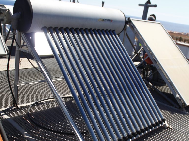 Montaje y mantenimiento de instalaciones solares térmicas